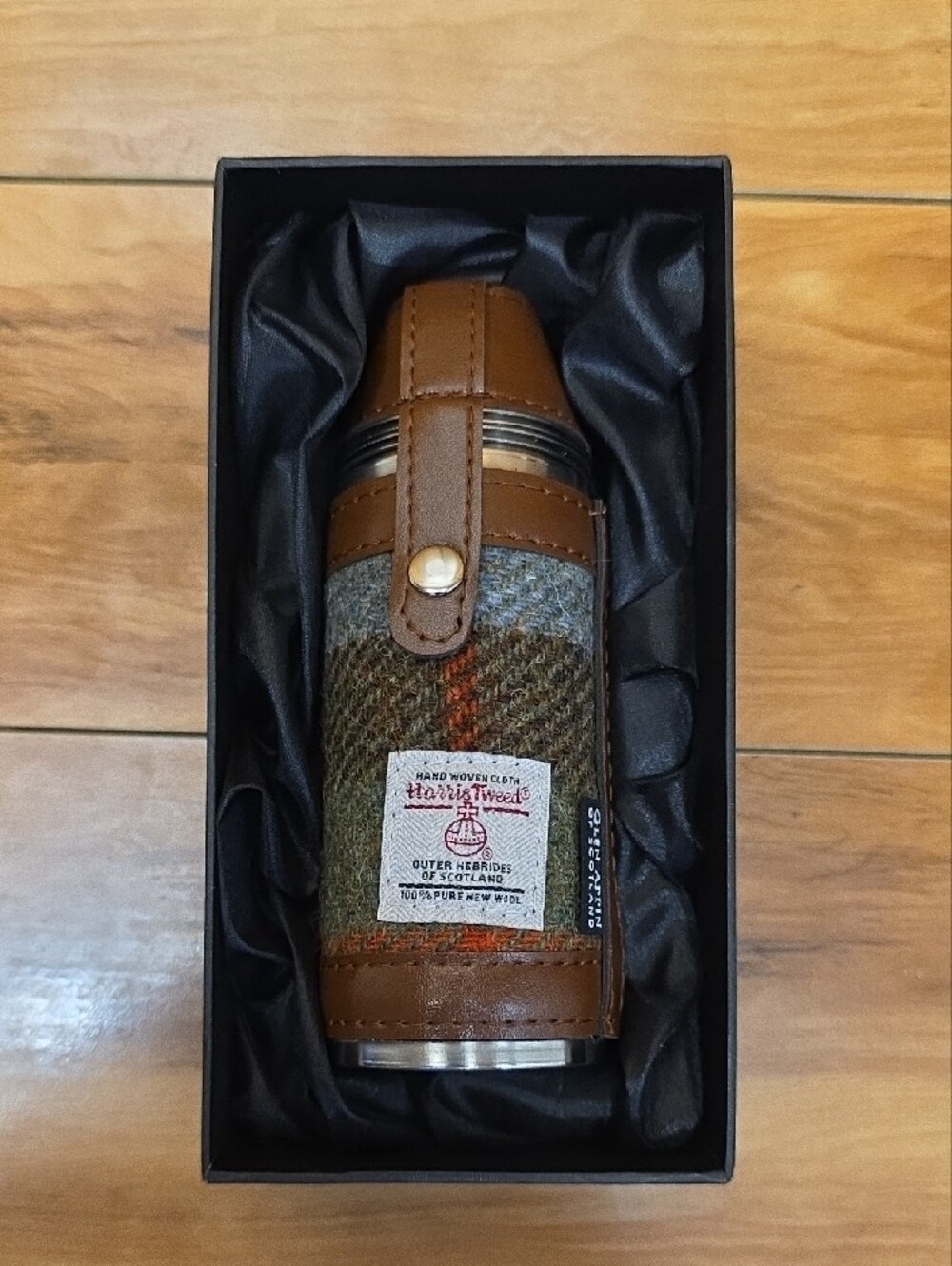 Glen Appin of Scotland Harris Tweed Hunting Flask 8oz with 4 Shot Cups